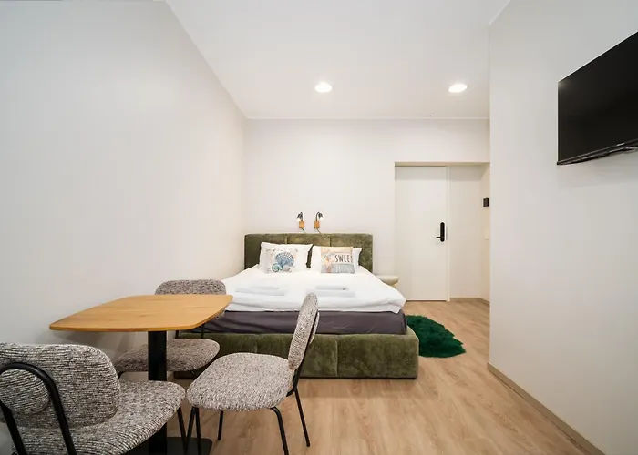 Airport-bus - 13 North - 8 Tallin